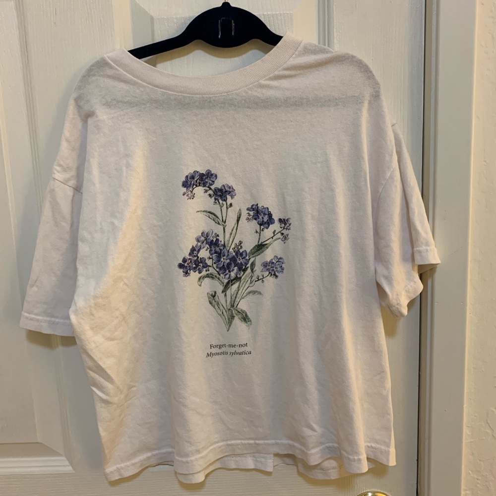 Brandy Melville flower t-shirt